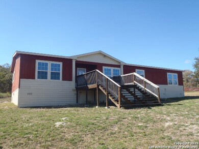 2189 Hickory Forrest Dr, Seguin, TX 78155 - photo 4