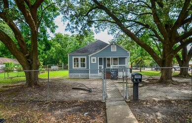 8271 Grafton St, Houston, TX 77017 - photo 2