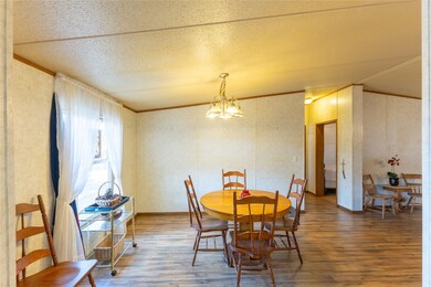 3033 Steepleridge Cir, Granbury, TX 76048 - photo 6