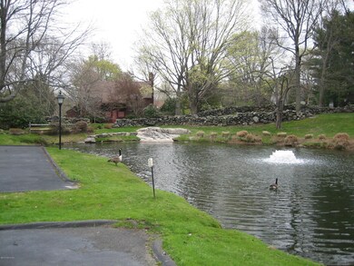 12 E Lyon Farm Dr, Greenwich, CT 06831 - photo 3