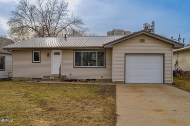 215 2nd St- MLS Size-21
