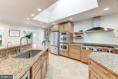 8817 Olympia Fields Ln, Vienna, VA 22182 - photo 2