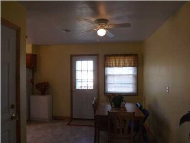 LARGE DINNING AREA