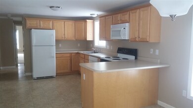 92 Barbara Ln, Hudson, NH 03051 - photo 2