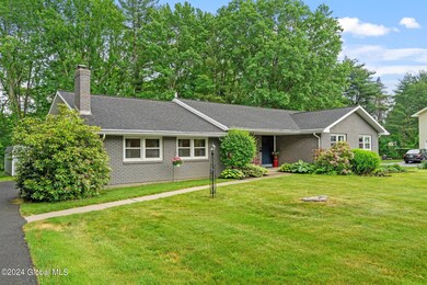 2178 Appletree Ln, Schenectady, NY 12309 - photo 2