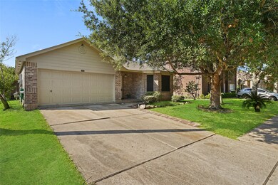 4512 Stonebridge Dr, Pearland, TX 77584 - photo 3