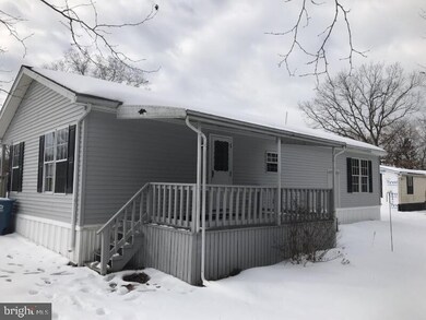 310 Cedar Dr, Green Lane, PA 18054 - photo 2