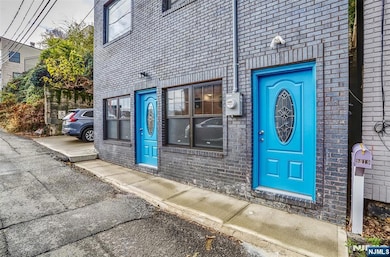 9017 Riverside Place unit House, North Bergen, NJ 07047 - photo 2