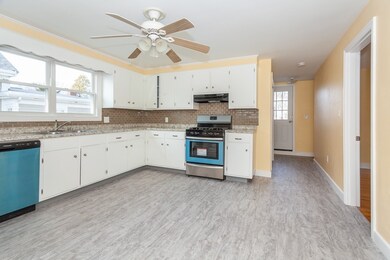 27 Chickatawbut St unit A, Dorchester, MA 02122 - photo 2