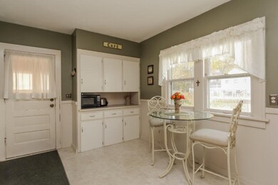 010-Kitchen-1304443-mls