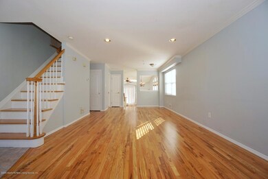 10 Sharrotts Rd, Staten Island, NY 10309 - photo 4