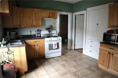 119 N Clymer Ave, Indiana, PA 15701 - photo 4