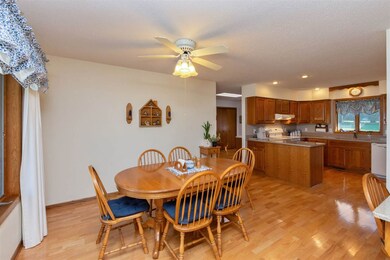 2615 31st St SW, Cedar Rapids, IA 52404 - photo 7