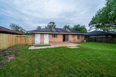 10319 Bretton Dr, Houston, TX 77016 - photo 7