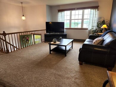 6526 Robin Cir, Slatington, PA 18080 - photo 4