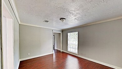 10122 Woodhollow Dr, Conroe, TX 77385 - photo 6