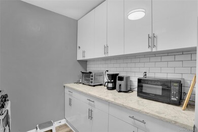 245 Bronx River Rd unit 7C, Yonkers, NY 10704 - photo 6