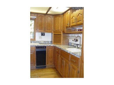 A gormet kitchen with beautiful oak cabinetry 2 si