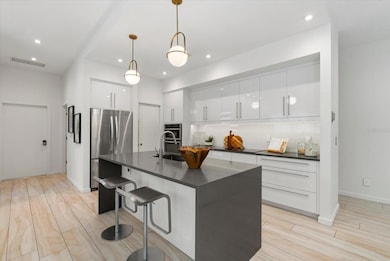 2814 W Tamiami Cir, Sarasota, FL 34234 - photo 5