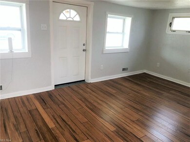 826 Pasadena Ave, Sheffield Lake, OH 44054 - photo 7