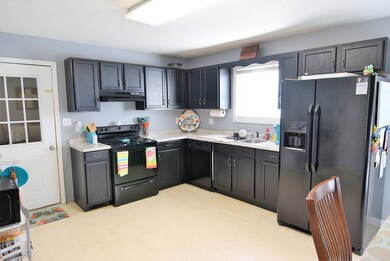 302 Pine Hill Dr, Hopkinsville, KY 42240 - photo 6