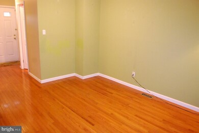 2463 Norrington Dr, Norristown, PA 19403 - photo 4