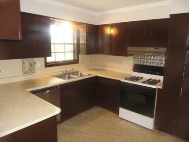 LARGE KITCHEN WITH SS APPLIANCES, NEW RANGE OVEN B