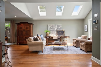 2208 Mountain View Rd, Austin, TX 78703 - photo 4