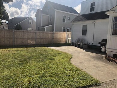 152 Cameron St, Pawtucket, RI 02861 - photo 2