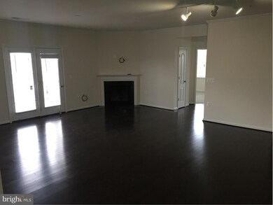 41900 Metamorphic Square unit F200, Aldie, VA 20105 - photo 2