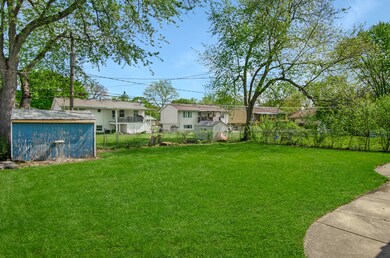 2402 Willow Ln, Rolling Meadows, IL 60008 - photo 3