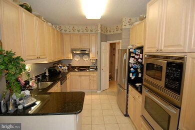 The Magnolias at Lansdowne Woods unit 312, Leesburg, VA 20176 - photo 2