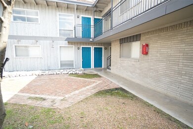 2414 Mimosa exterior