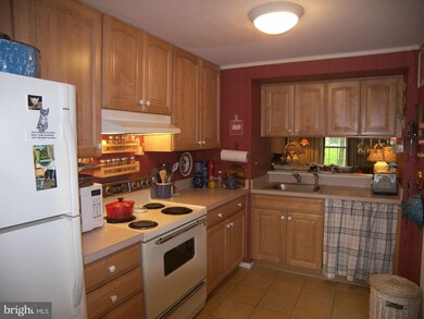 20505 Sterncroft Ct, Montgomery Village, MD 20886 - photo 3