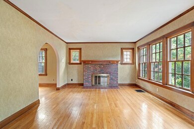 357 Fallis Road-6.jpg-SMALL