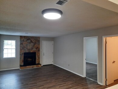 211 Woodcrest Cir, Warner Robins, GA 31093 - photo 3