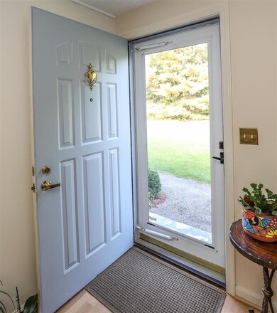 62 Lochmere Ln unit U401, Nashua, NH 03063 - photo 4