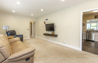 2317 Terrace Dr, Cedar Falls, IA 50613 - photo 5