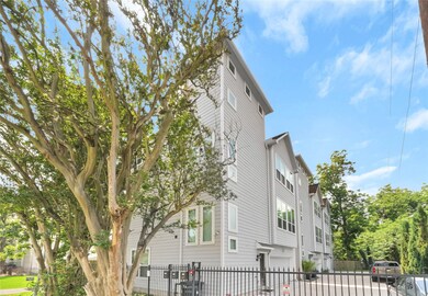 712 E 28th St, Houston, TX 77009 - photo 5