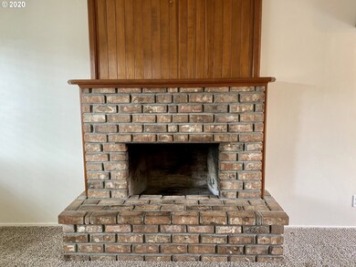 2113 Marlow Ln, Eugene, OR 97401 - photo 5