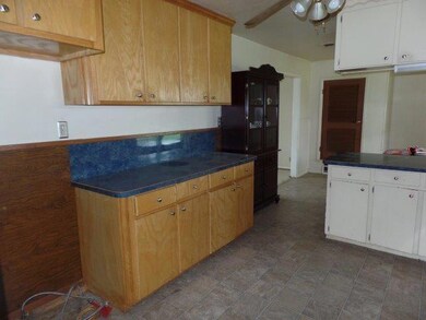 131 South Dr, Springtown, TX 76082 - photo 7