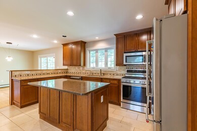 331 Lafayette St, Yarmouth, ME 04096 - photo 3