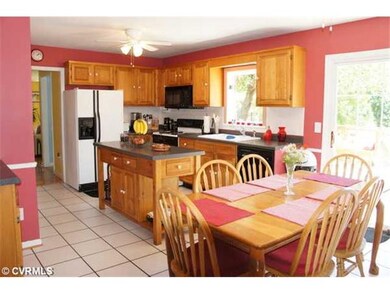 Kitchen - All Appliances stay!