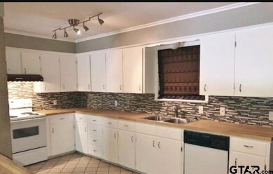 901 Rhodes Dr, Tyler, TX 75701 - photo 2