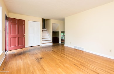 5402 Cranwood Ln, Louisville, KY 40291 - photo 6