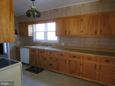 25334 Cherry Ln, Cascade, MD 21719 - photo 2