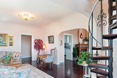 Living Rm toward kitchen and dining room