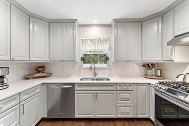 10102 Candlewood Dr, Houston, TX 77042 - photo 7