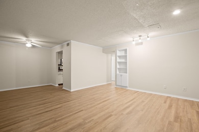 2401 Leon St unit 105, Austin, TX 78705 - photo 4