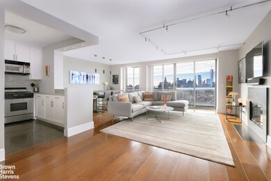 Grosvenor House unit 22A, New York, NY 10011 - photo 2
